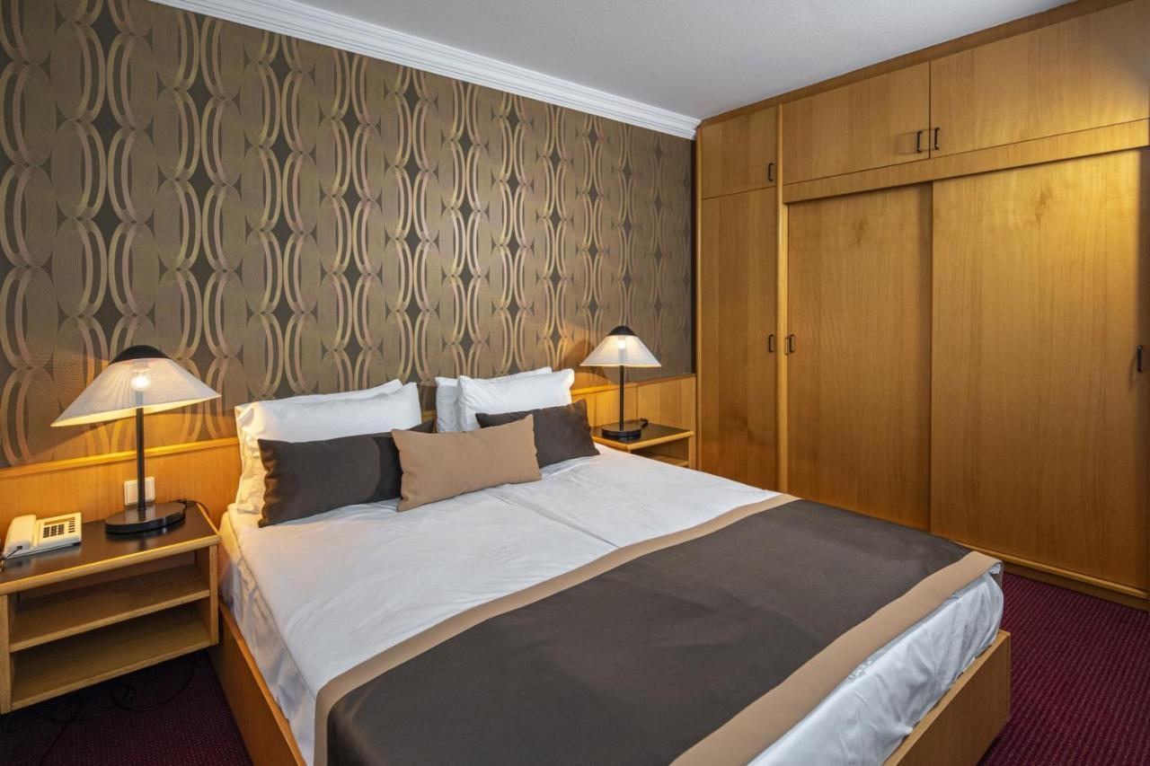 Hotel Club Тихани Екстериор снимка