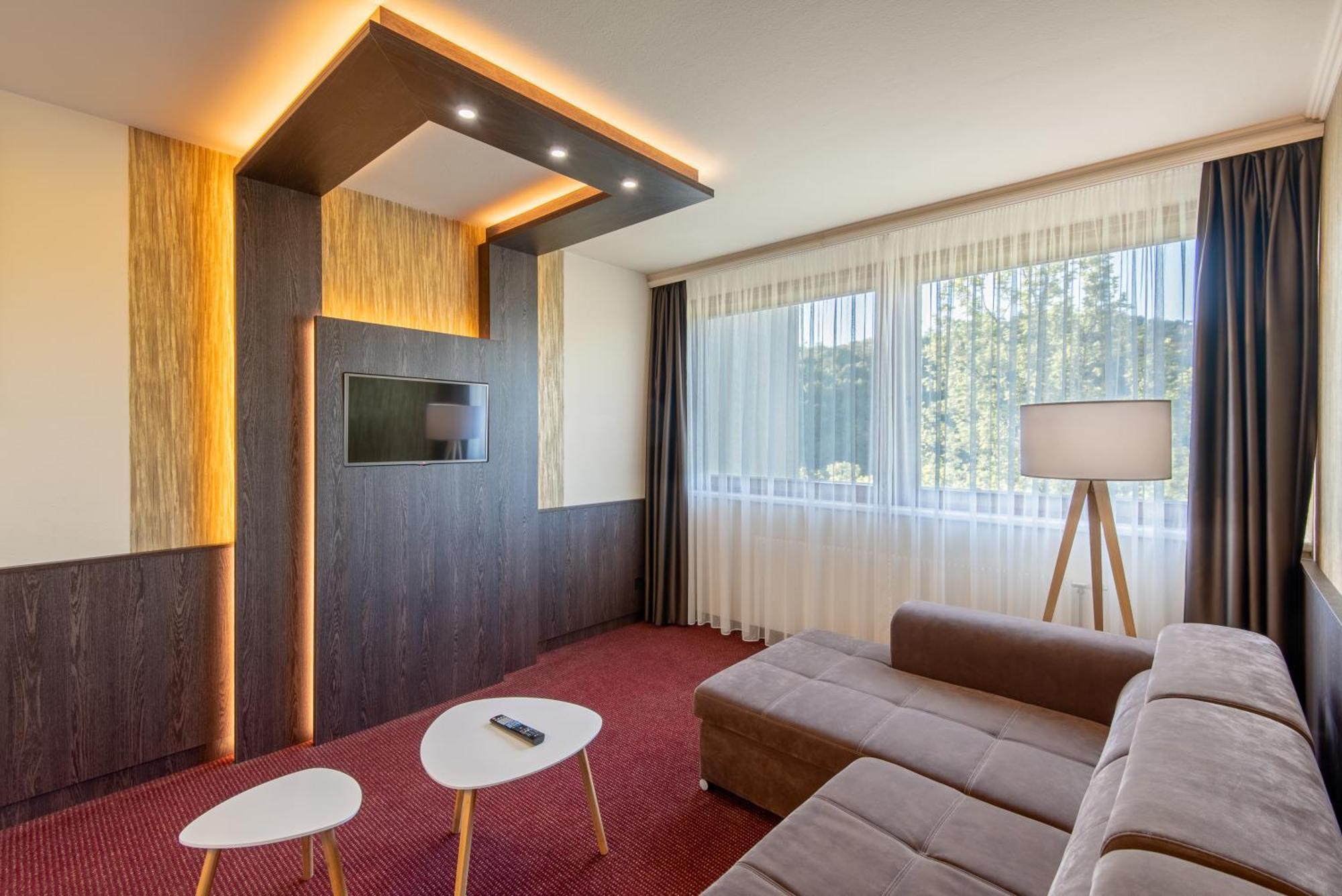 Hotel Club Тихани Екстериор снимка