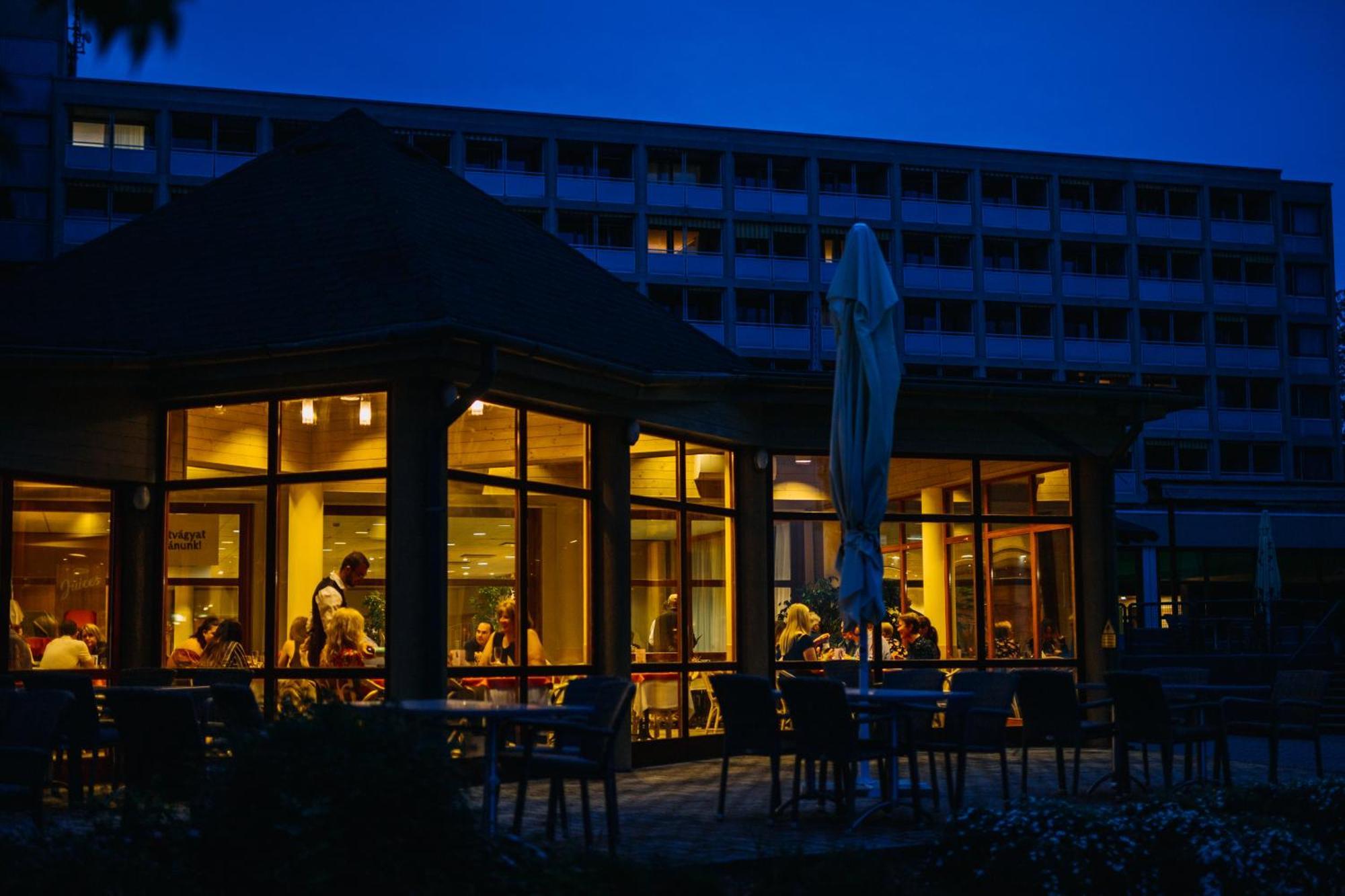 Hotel Club Тихани Екстериор снимка