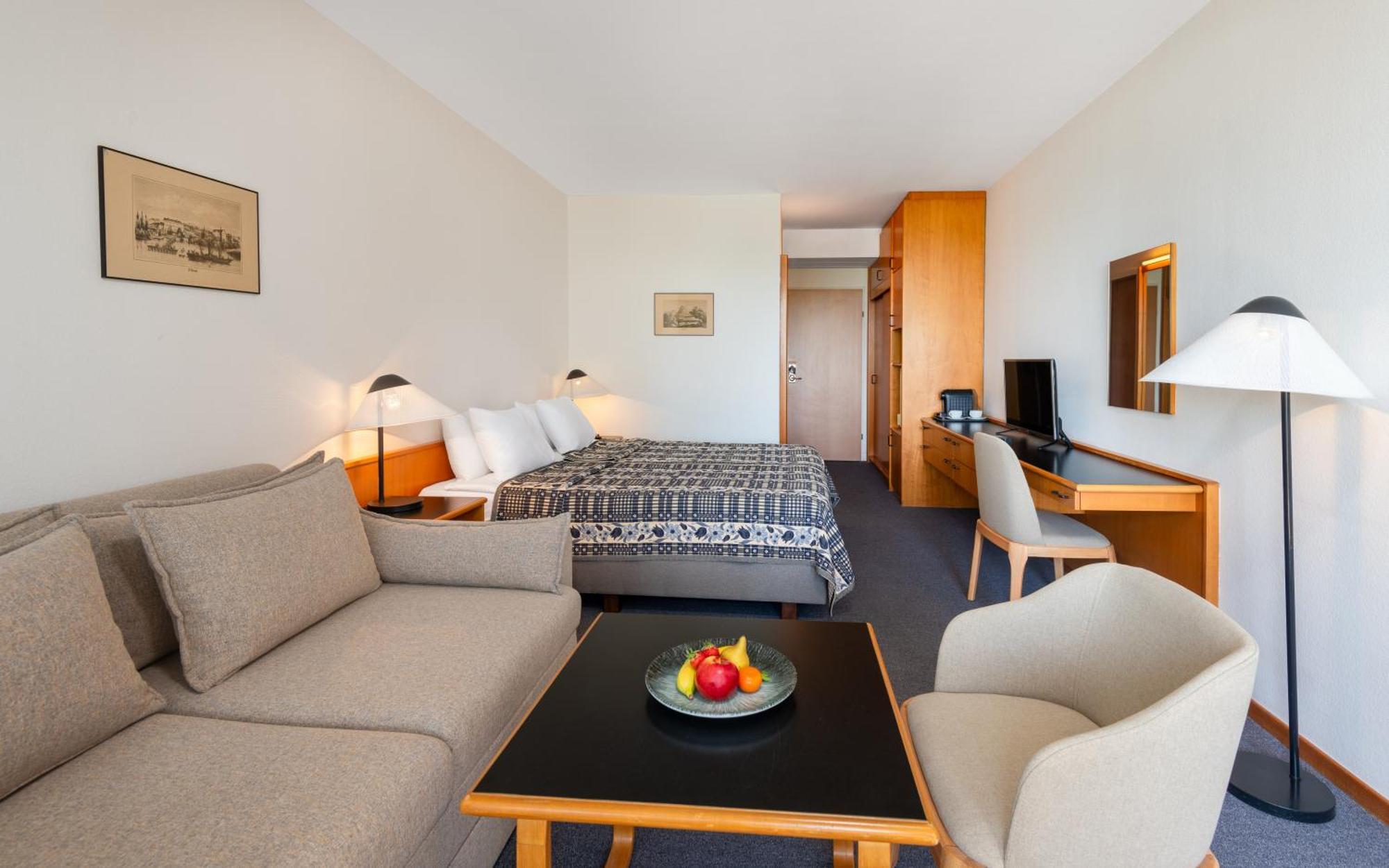 Hotel Club Тихани Екстериор снимка
