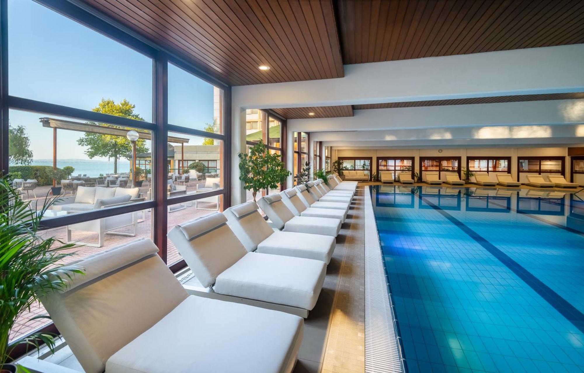 Hotel Club Тихани Екстериор снимка