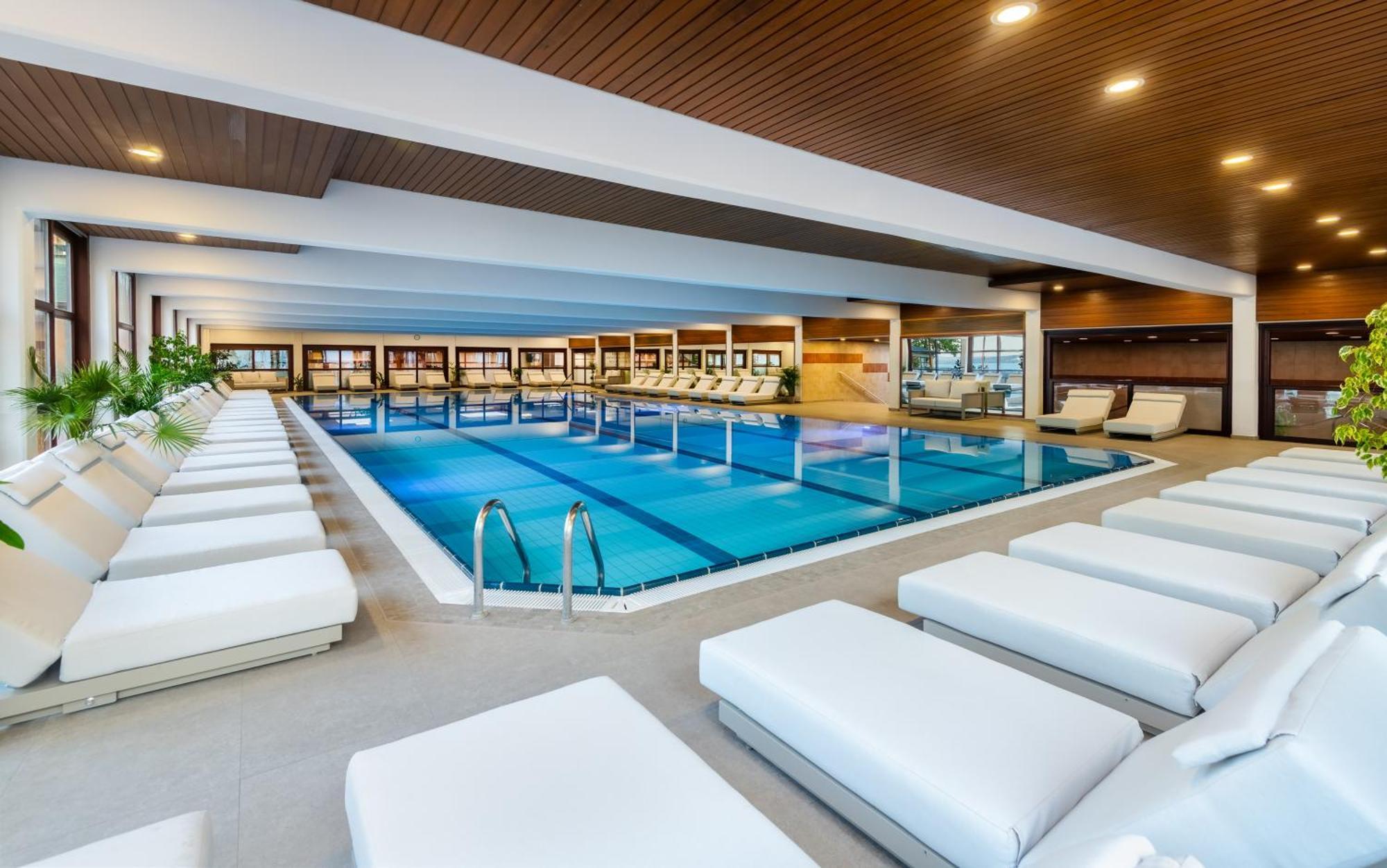 Hotel Club Тихани Екстериор снимка