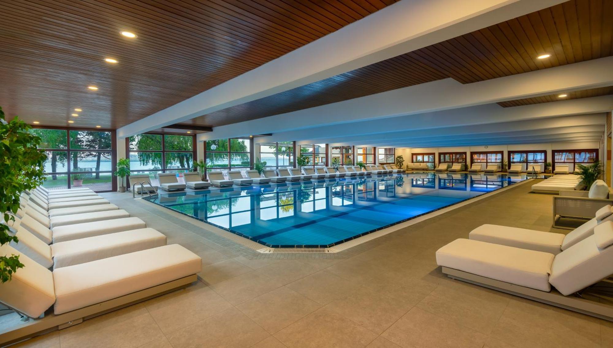 Hotel Club Тихани Екстериор снимка