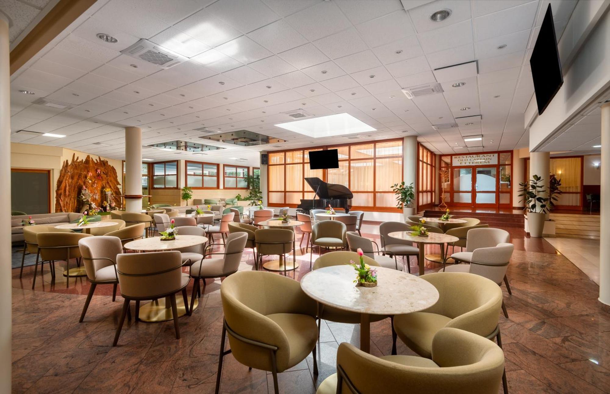 Hotel Club Тихани Екстериор снимка
