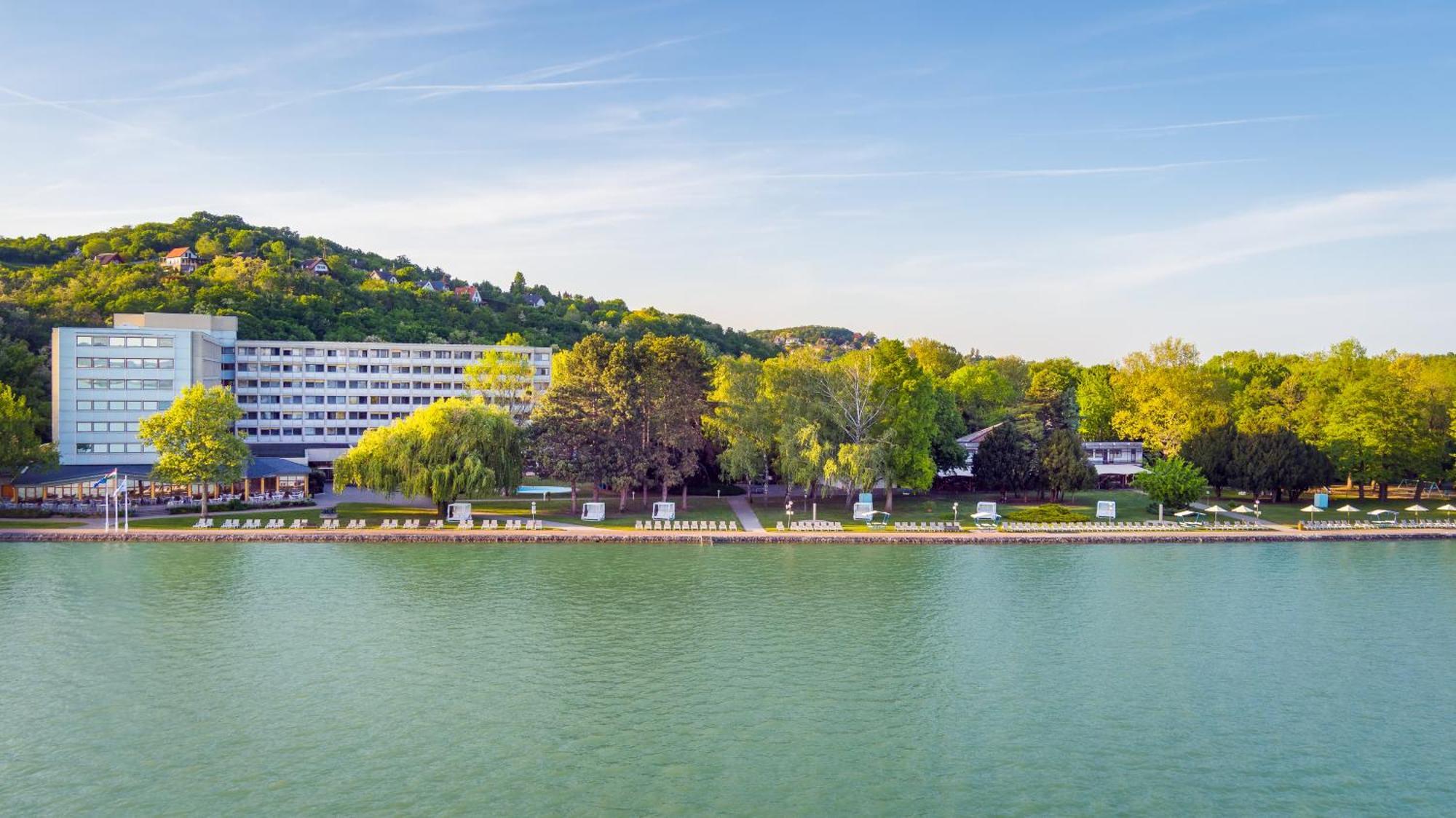 Hotel Club Тихани Екстериор снимка