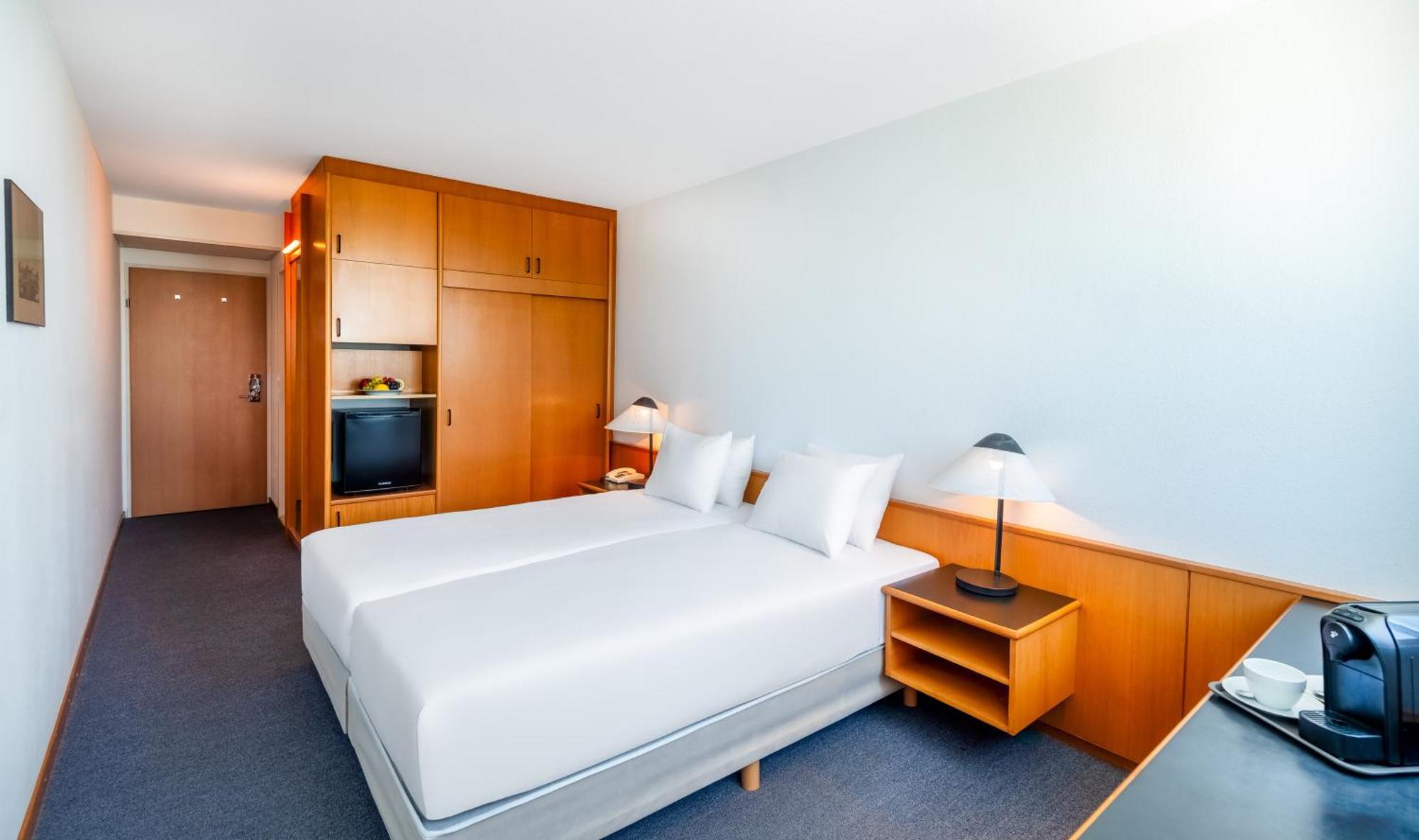 Hotel Club Тихани Екстериор снимка