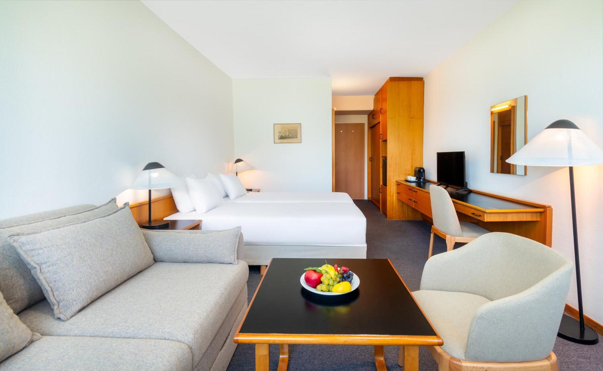 Hotel Club Тихани Екстериор снимка